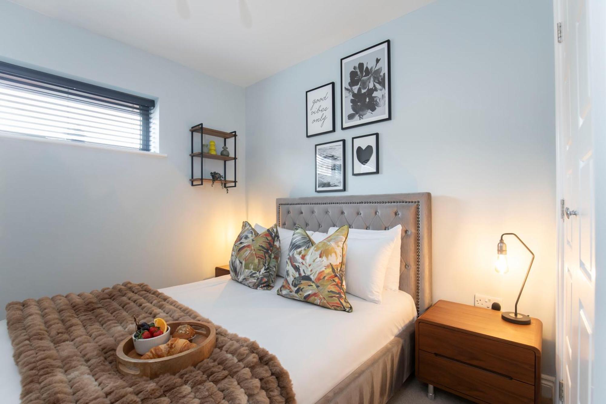 Elliot Oliver - Stylish 2 Bedroom Apartment With Parking In The Docks 格洛斯特 外观 照片